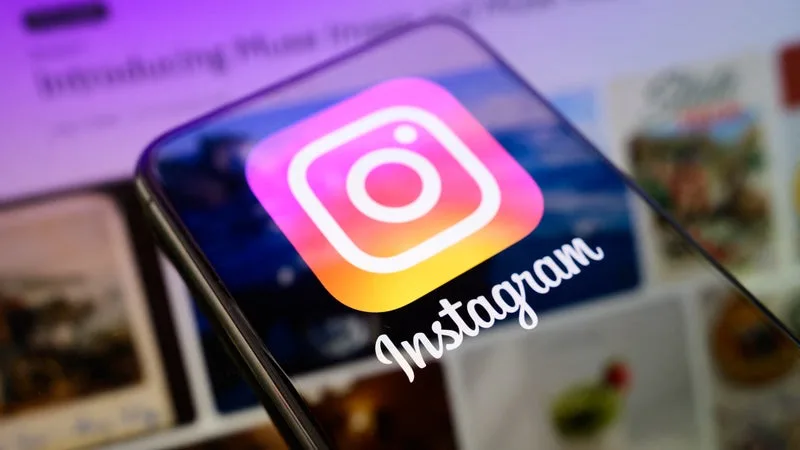 Instagram va finalement contraindre les "créateurs IA" à se labelliser, sous peine d'être invisibilisé
