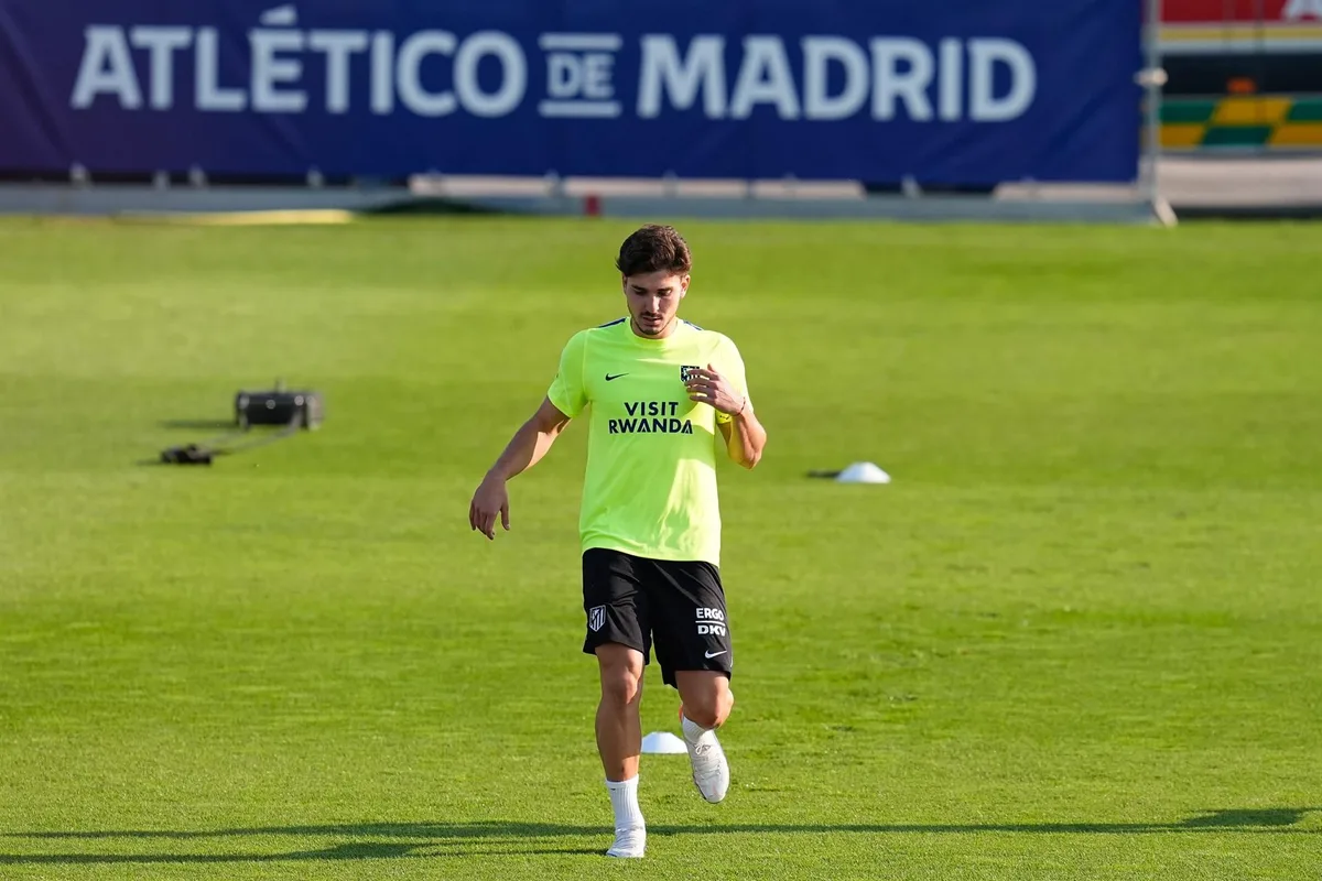 Los argentinos Julián Álvarez y 'Cuti' Romero no entran en la convocatoria para el duelo de Liga ante el Málaga