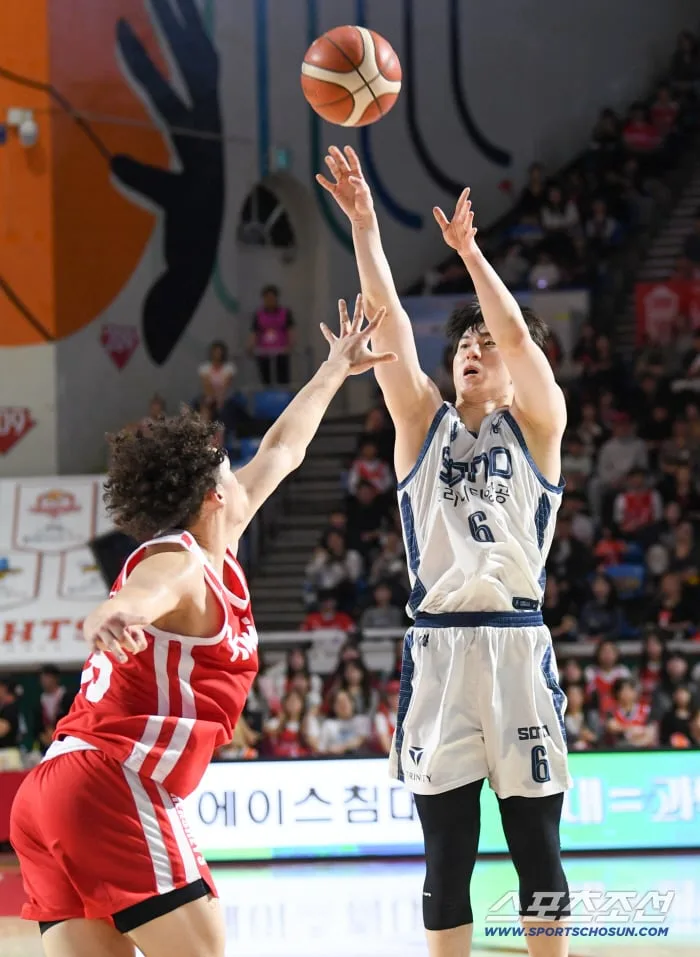 [KBL 리뷰]'잠실에 또 재뿌렸네' 소노, SK 홈개막전서 연승 성공…현대모비스, KT 완파 원정 최다연패 탈출