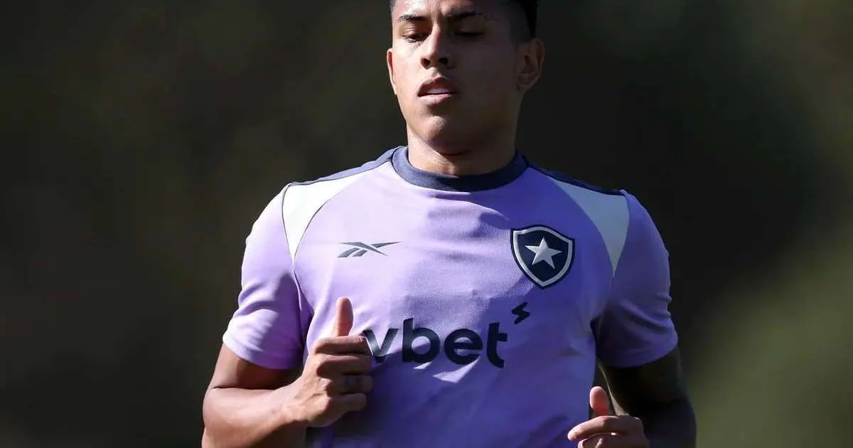 Matheus Martins é reprovado em exames na Rússia; Botafogo não quer retorno do atacante