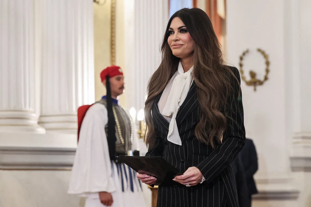 Kimberly Guilfoyle renunció como embajadora de Estados Unidos en Grecia tras una serie de denuncias