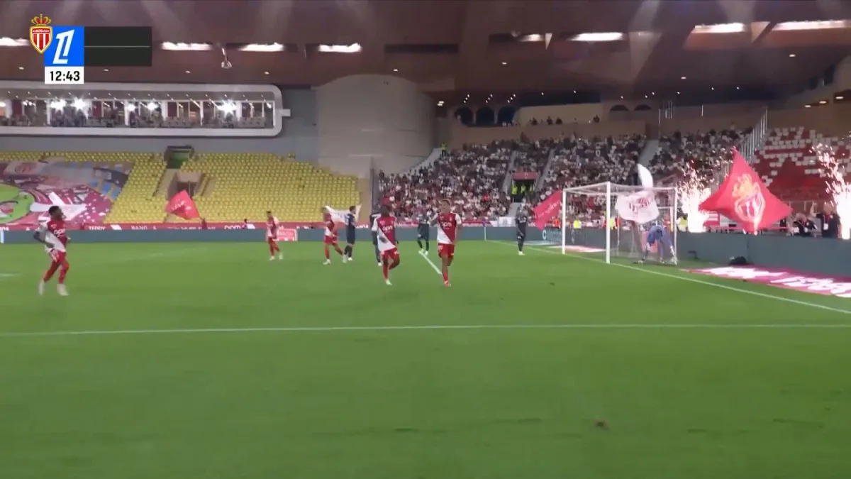 Brunner comanda Monaco com dois gols contra o Marseille