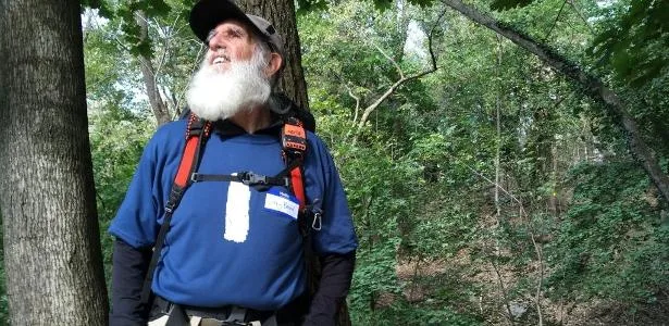 Idoso de 91 anos completa trilha de 3.500 km nos EUA e recupera recorde