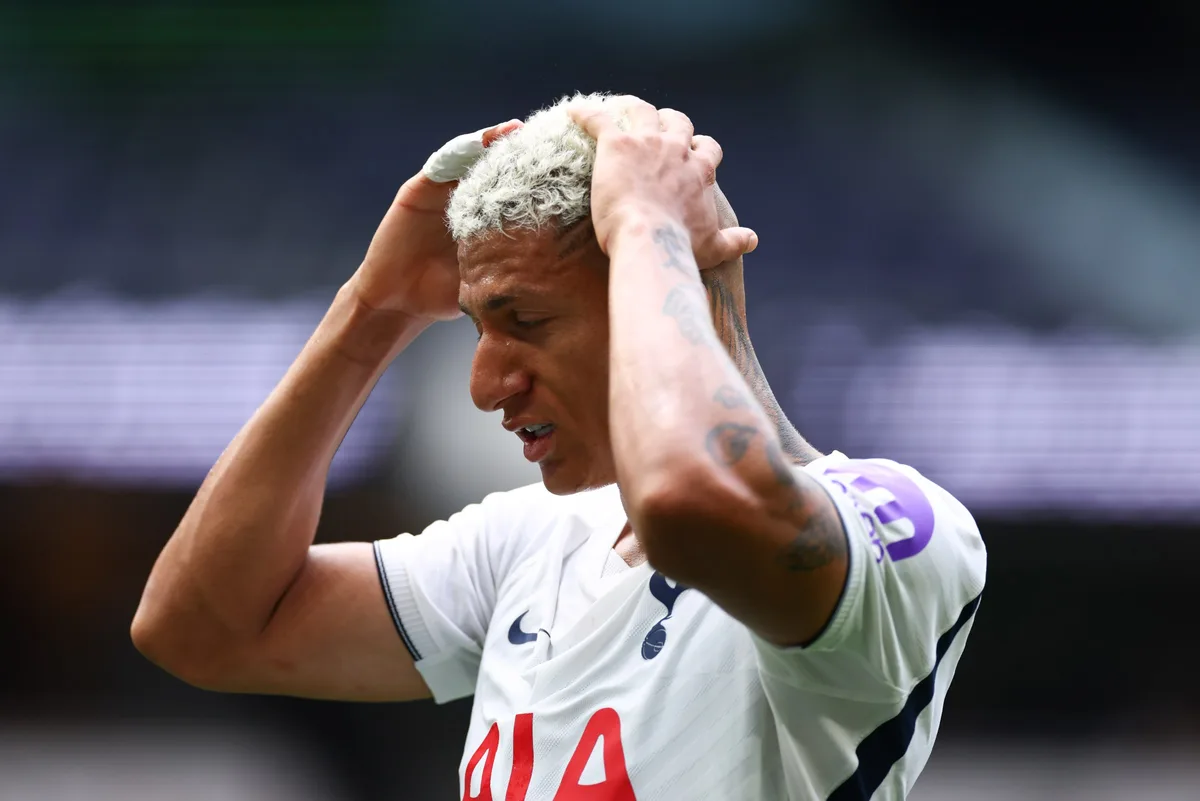 Técnico do Tottenham barra Richarlison até dos jogos de copa
