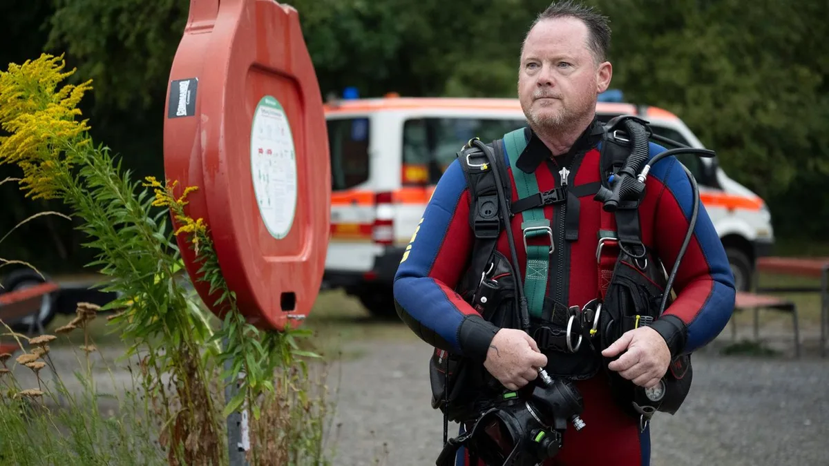Tasten statt Sehen: „Stochern im Nebel“ - Wie ein Rettungstaucher Leichen sucht