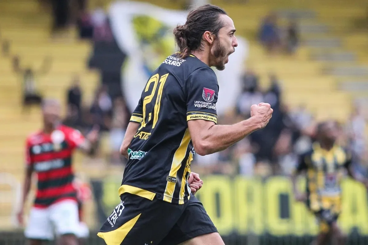 Henrique Silva se despede do Volta Redonda após cinco temporadas