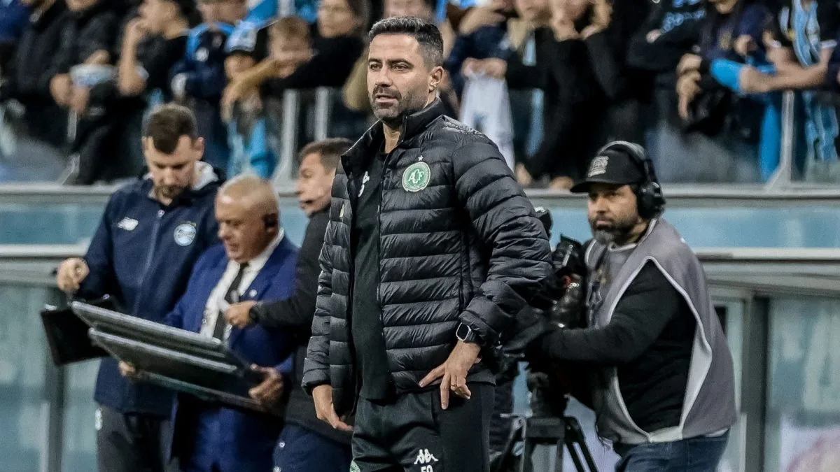 Bastidores: Apesar de resultados, Lacerda ganha prestígio interno na Chapecoense