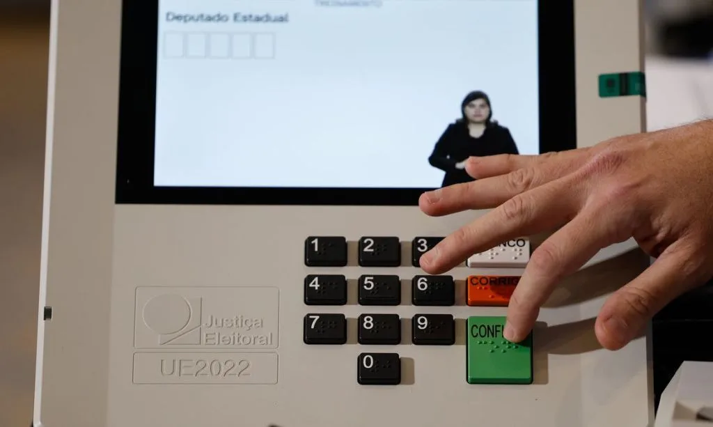 Campanhas para eleições de 2026 começam oficialmente com carreatas, panfletagens e anúncios na internet