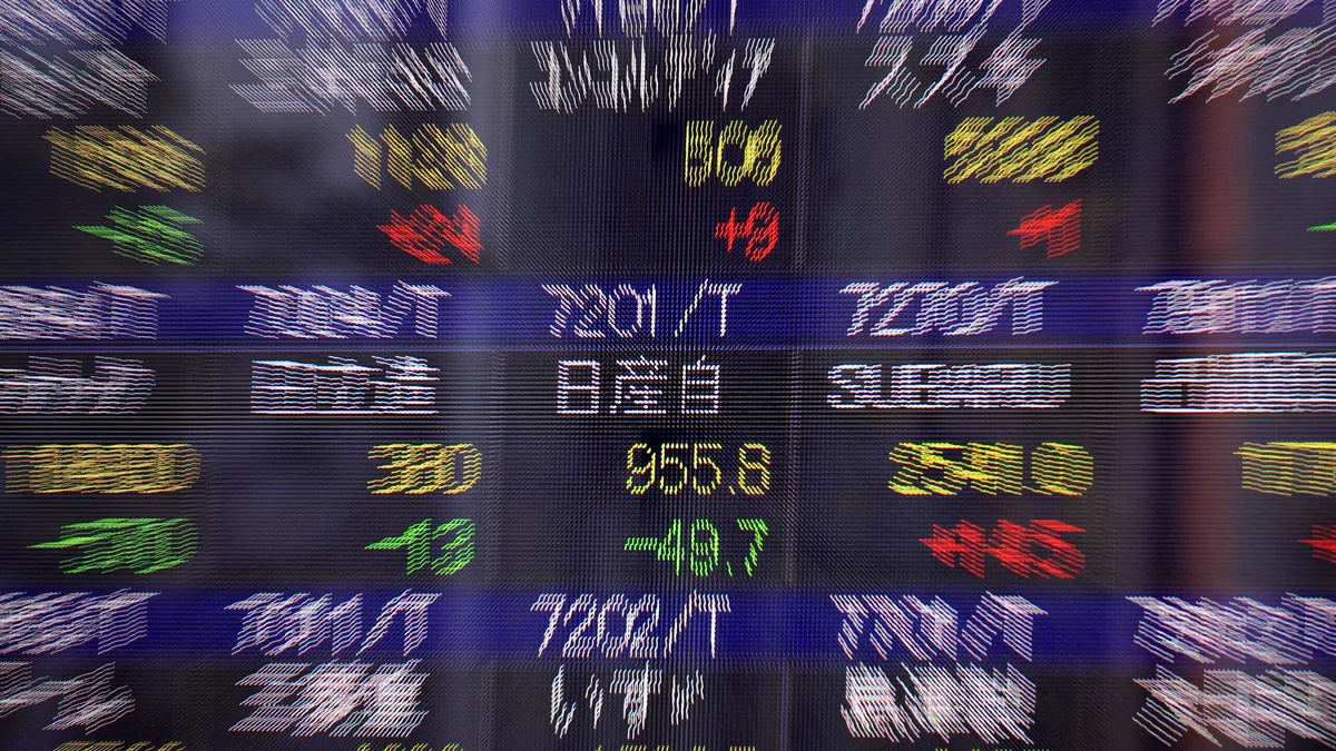 Da Ásia para Wall Street via Europa, alertas sobre IA assustam bolsas e juntam-se a receios sobre guerra e dívida