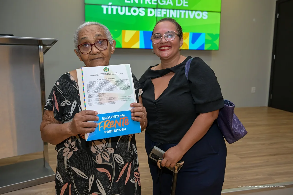 106 famílias recebem título definitivo em 16 bairros em Boa Vista