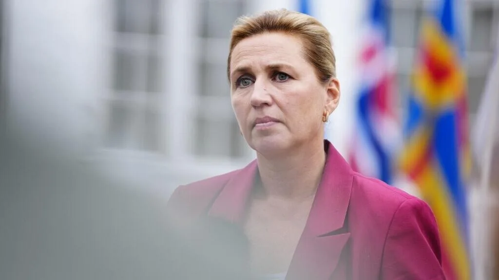 Danemark: excédée par les remarques sur son physique, la Première ministre Mette Frederiksen contre-attaque