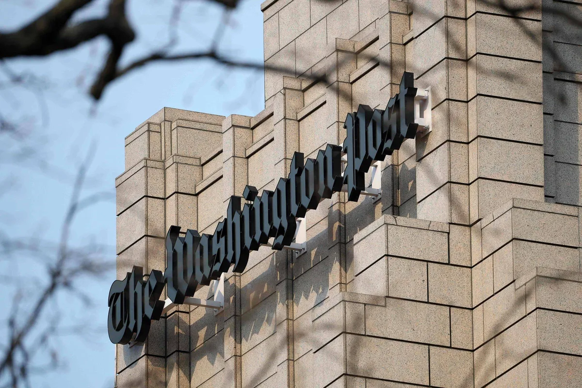 Washington Post é obrigado a readmitir colunista que criticou Charlie Kirk