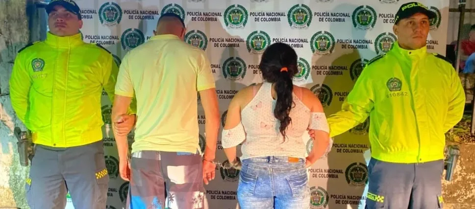 Madre y padrastro fueron capturados por la muerte de una bebé de dos años: habían asegurado que la niña se lesionó en medio de una pataleta