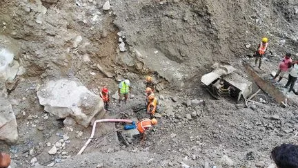 "Ici, toutes les familles ont un proche disparu" : au Népal, des opérations titanesques pour rechercher les ouvriers piégés dans des tunnels par les coulées de boue