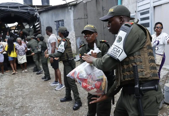 La India envía 20 toneladas de ayuda humanitaria a Colombia por el terremoto
