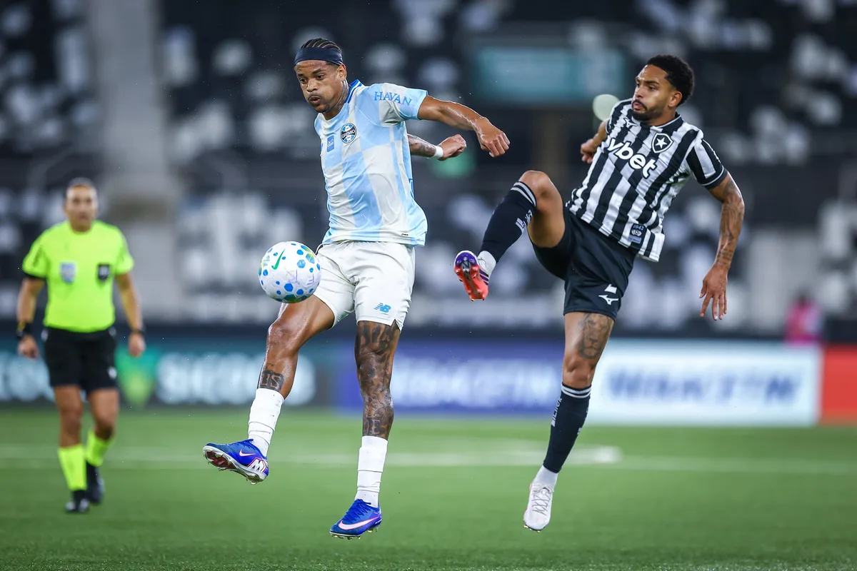 Botafogo aciona STJD contra CEO do Grêmio, que chamou clube de "time de picaretas"
