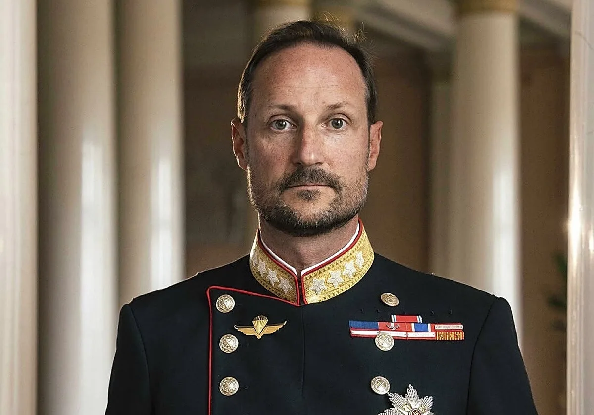 La primera misión de Haakon como rey de Noruega tras la muerte de Harald V