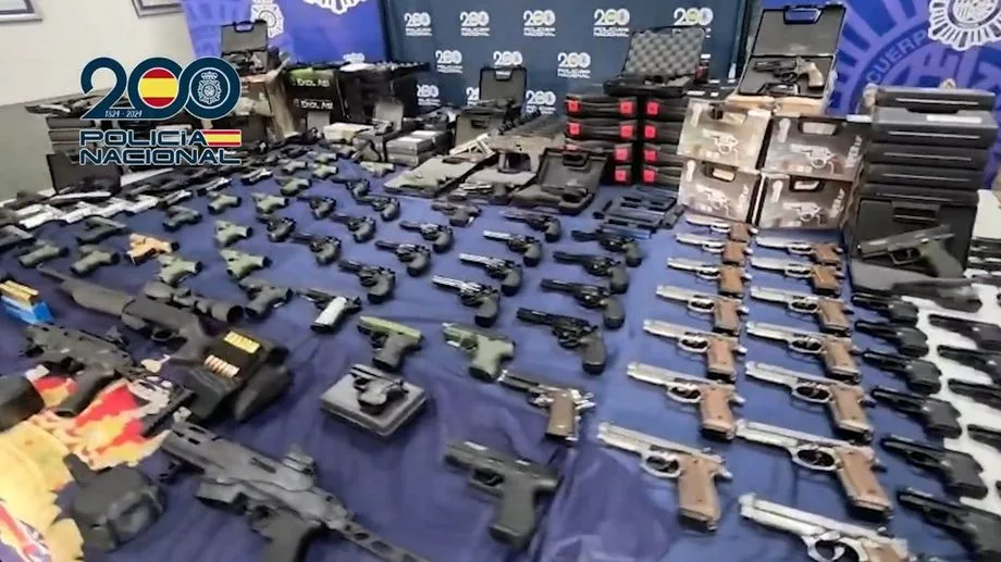 Un arsenal clandestin de 644 armes découvert à Figuères, un ancien militaire russe interpellé