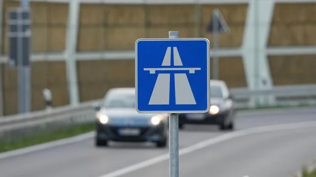 Unfallflucht: Polizei sucht Flüchtigen nach Zusammenstoß auf A5