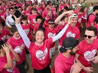 EN IMAGES. Avec plus de 15 000 participants, la vague Octobre rose grossit au fil des années à Angers