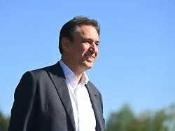 Überraschender Rücktritt: Bayerns Justizminister tauscht Kabinett gegen Kabarett