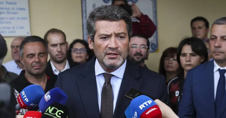 Ventura acusa Governo de viver numa "realidade paralela"