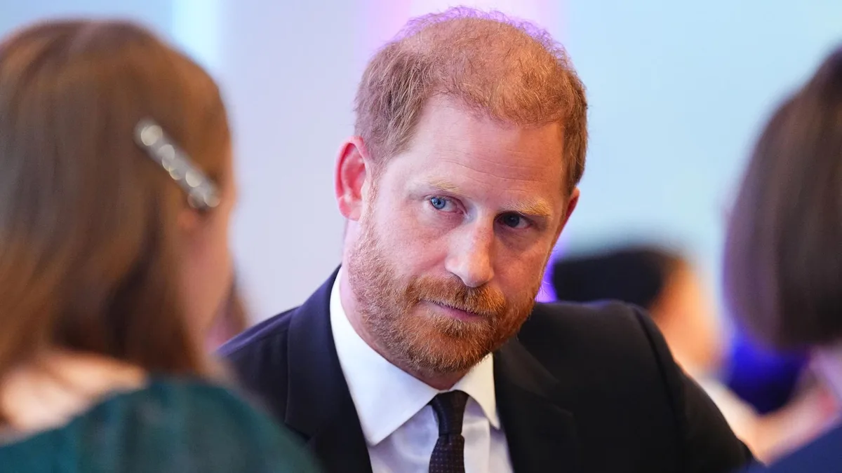 El príncipe Harry contacta con su tío Charles Spencer tras ver la luz su libro sobre Diana: la propuesta que le ha hecho