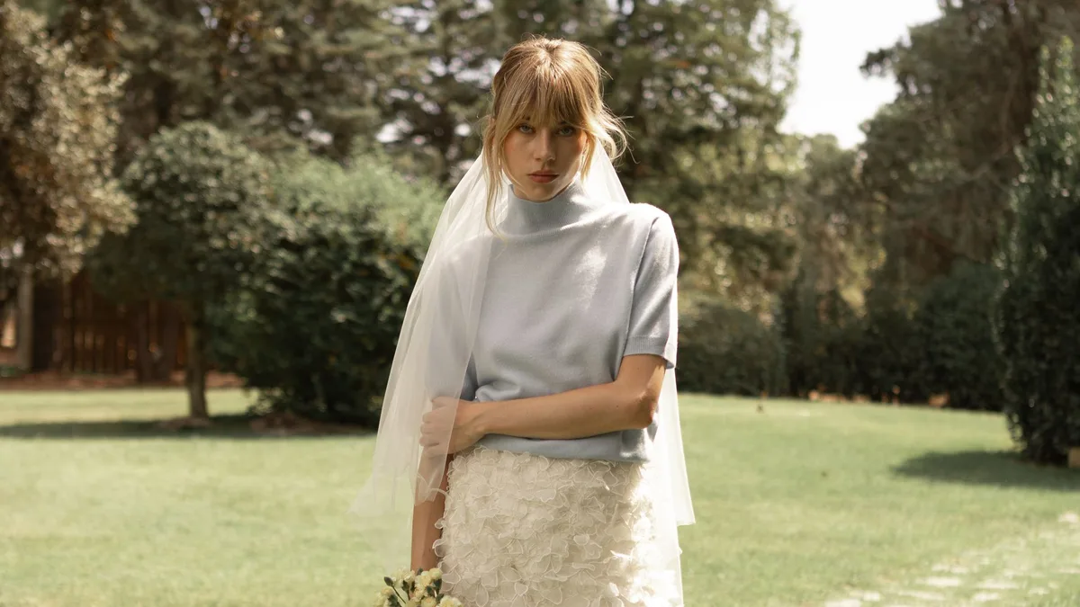 María Baraza adelanta cómo serán las novias de 2027: "El azul es tendencia, se asocia a la buena suerte y es momento de darle más protagonismo"