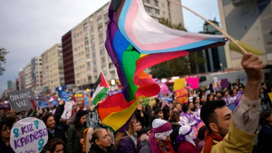 Festnahmen: Razzien gegen LGBTQ-Organisationen in der Türkei