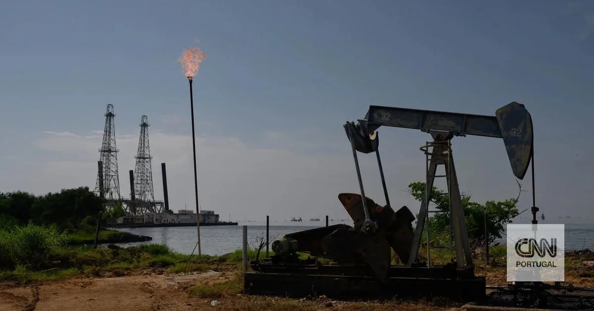 Venezuela assina acordo com petrolífera dos EUA para explorar dois campos