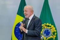 Corte no Orçamento significa meter a mão no bolso do trabalhador, diz Lula