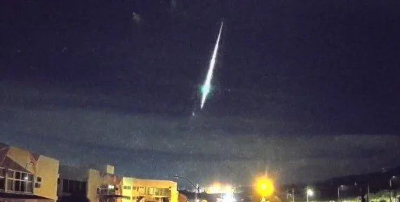 Vídeo: meteoro ‘bola de fogo’ atravessa o céu do RS