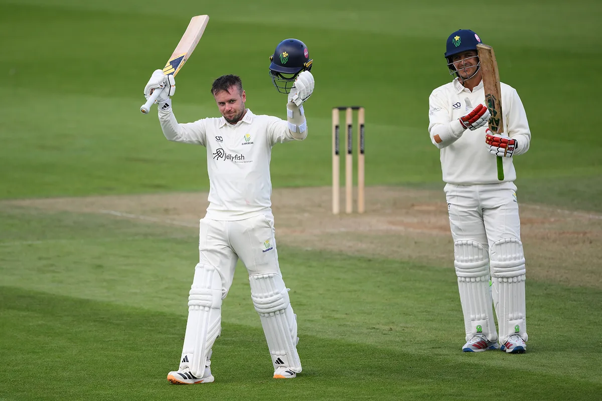 Crane century lifts Glamorgan as Surrey are set massive target