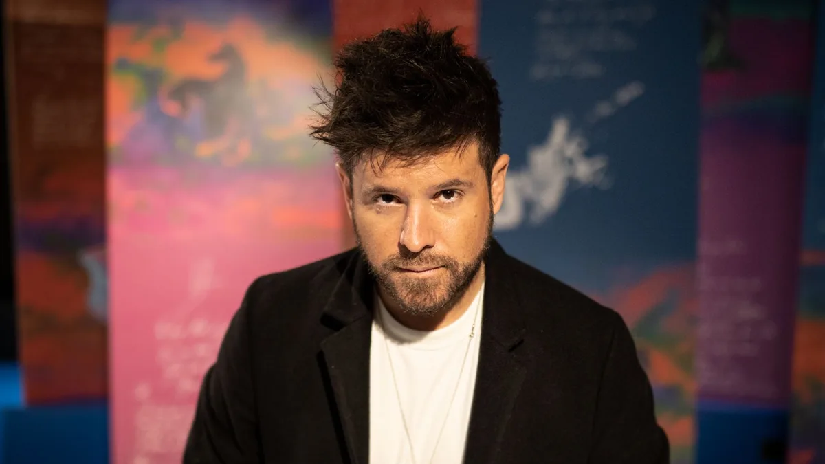 Pablo López (42): "De pequeño decía que era del 'cuatro' porque vivía en un 4º piso. Mi nuevo disco homenajea a ese niño"
