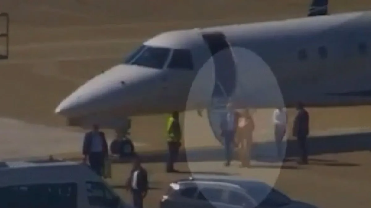 Novas imagens mostram Alexandre de Moraes e Viviane Barci desembarcando de jatinho ligado a Daniel Vorcaro, diz jornal; entenda o caso
