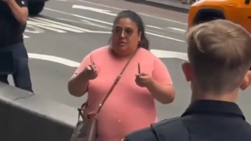 Knife-wielding woman confronts police in Times Square