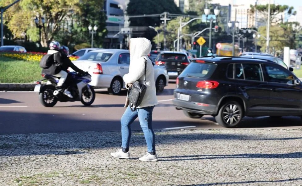 Com mínima de até 7ºC, frio promete chegar com tudo em Curitiba neste fim de semana; veja previsão