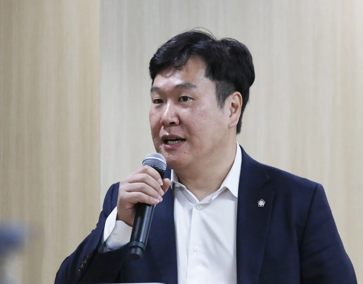 “이화영, 뇌물죄 비리” “참는데 건들지 말라”