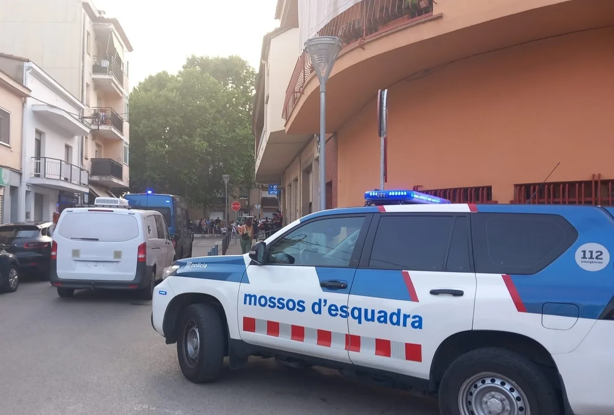 Conmoción en Manresa por el asesinato de un jardinero apuñalado por un grupo de menores de edad