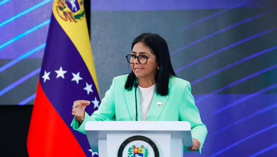 Delcy Rodríguez anunció una reforma a la ley del sistema eléctrico para intentar atraer inversión privada