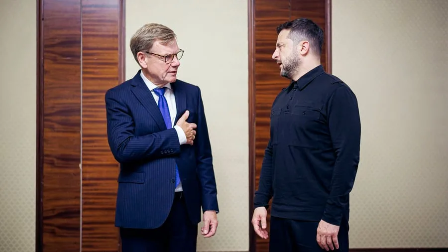 +++ Ukraine-Krieg +++: Wadephul sagt Ukraine 50 Milliarden Euro humanitäre Hilfe zu