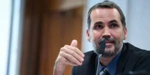 Governo deve prorrogar subvenção de R$2,12 por litro de diesel, diz Moretti