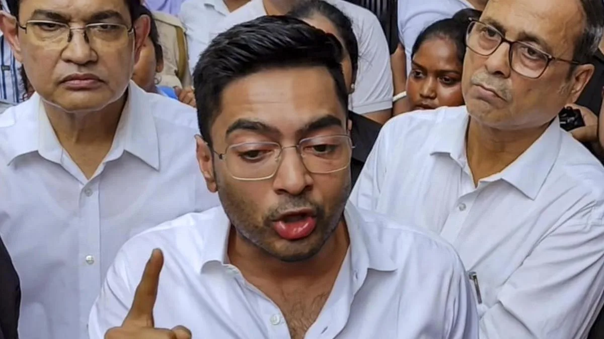 Kolkata Police register case against TMC’s Abhishek, Derek O’Brien for scuffle over removal of a party hoarding