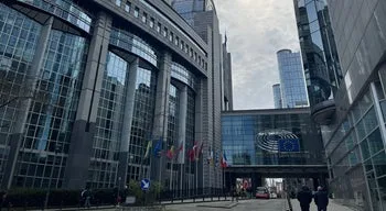 Comissão Europeia assegura que UE está "na linha da frente" na regulação da IA