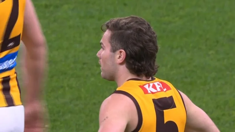 The Wizard pierces through Dockers to score