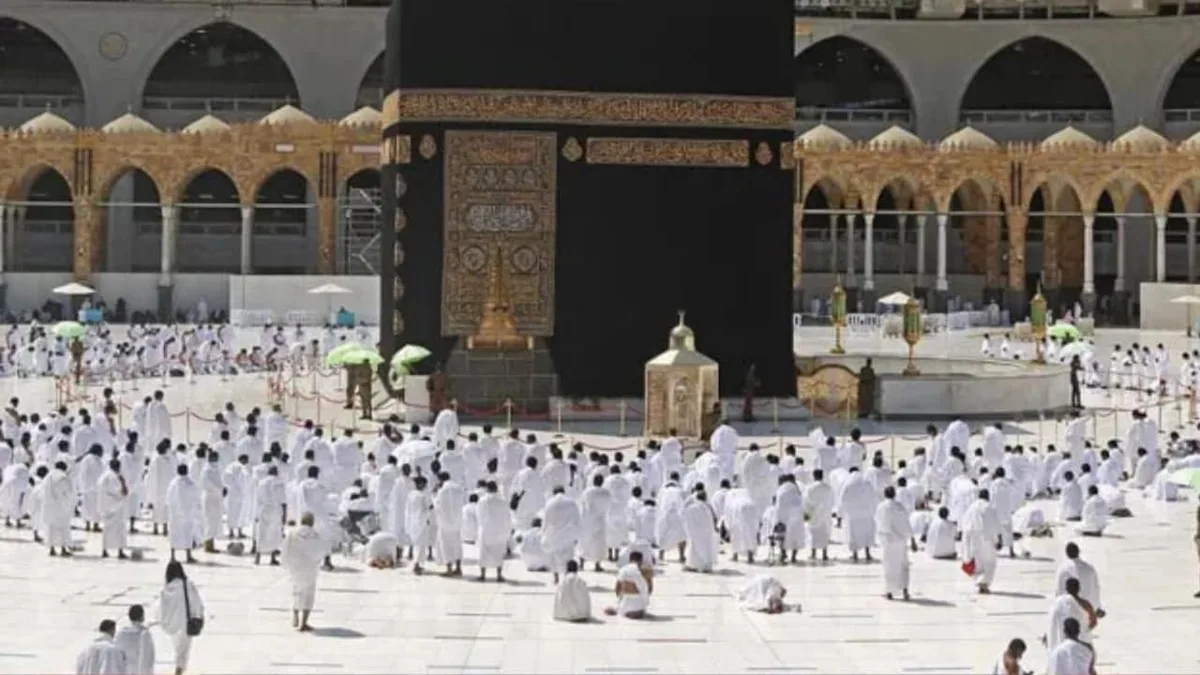 The Day 600 Men Lay Siege To Islam's Holiest Site And How They Were Gassed Out