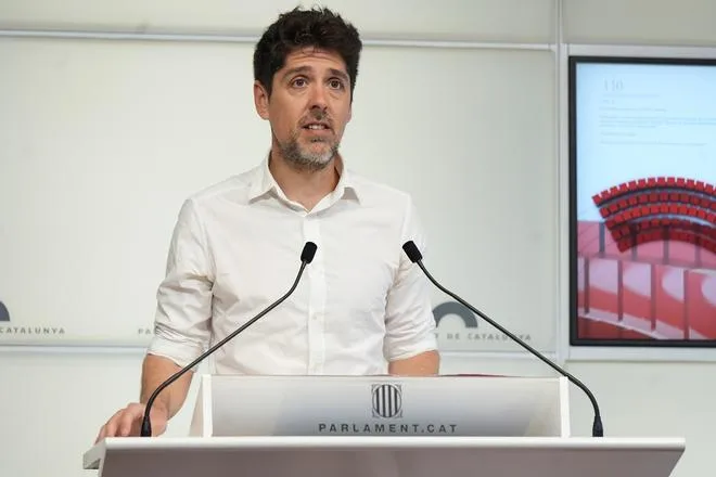 Los Comuns mantienen la puerta abierta a Podemos, pero defienden que Colau ya es una "candidata de consenso"