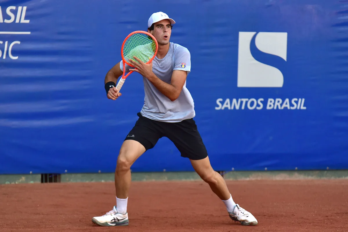 Lucas Andrade e Victor Bini garantem vagas nas quartas em Quito