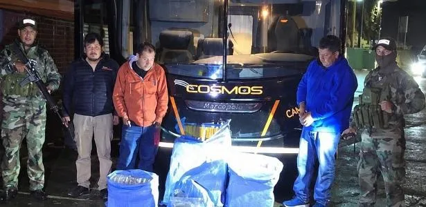 Ônibus que transportaria São Paulo é apreendido com 86,5 kg de maconha