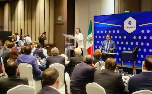 Nueva Corte garantiza seguridad jurídica, afirma Yasmín Esquivel; asiste a reunión de Coparmex